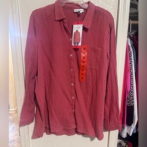 Women’s button up shirt